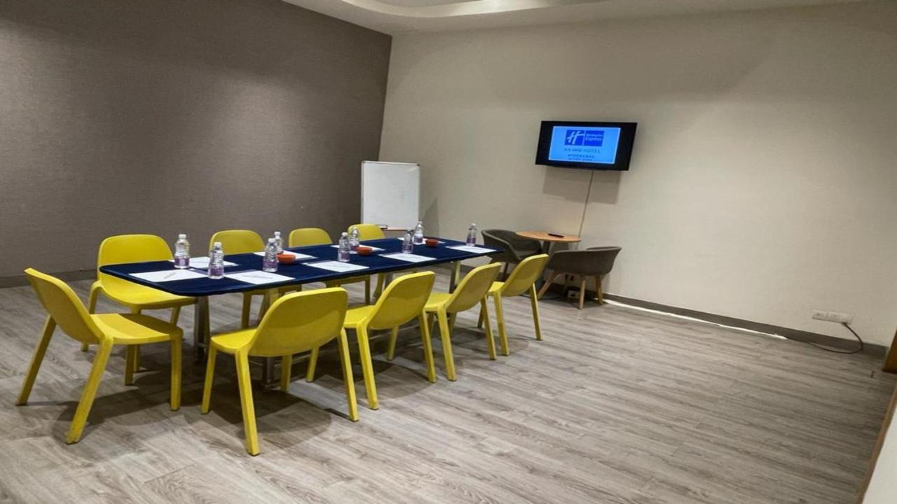 Holiday Inn Express Hyderabad Hitec City By Ihg Buitenkant foto